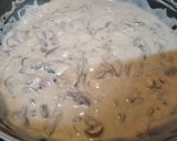 A picture of step 8 of Beef stroganoff.
