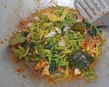 Foto langkah ke 6 dari resep Tumis Bunga dan Daun Pepaya.