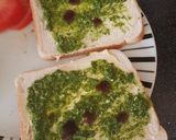A picture of step 1 of Mumbai sandwich.