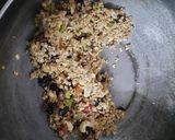 A picture of step 3 of Rose shaped oats granuola with buttermilk.