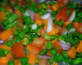 A picture of step 1 of Hara Chana ka salad.