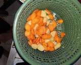Foto langkah ke 1 dari resep Sup ayam.