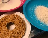Foto langkah ke 5 dari resep Donat Indomie.