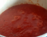 Foto del paso 2 de la receta: Salsa de tomate aromatizada con ajo, cebolla, albahaca, estragón y tomillo