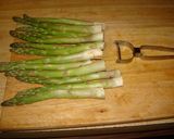 A picture of step 1 of Asparagus with Strawberry Dressing.