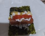 Foto langkah ke 5 dari resep Sushi mini rumahan.