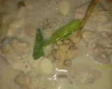 รูปขั้นตอนการทำที่ 6 ของ ต้มข่าไก่ (Thai Chicken Coconut Soup)