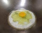 Foto langkah ke 2 dari resep Bakmi goreng kucai telur.