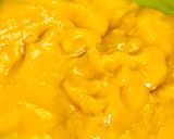 A picture of step 1 of Classic Mangoes & strawberry daiquiri.