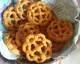 கார அச்சு முறுக்கு(kara achu murukku recipe in tamil) ரெசிபி ஸ்டேப் 3 புகைப்படம்