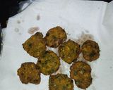 A picture of step 4 of Lilva Vada / Turichya danyache vade.
