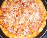 Foto langkah ke 10 dari resep Pizza Teflon Simpel tanpa telur.