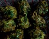 ধনে পাতা ও বাঁধাকপির পকোড়া(dhone pata o bandhakopir pakoda recipe in bengali) রেসিপি ধাপ - 4 ছবি