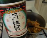 A picture of step 3 of Japanese Style Mixed Rice (鶏肉とキノコの炊き込みご飯).