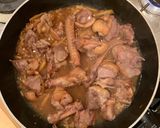 Hình bước làm 3 của món Vịt kho gừng 🥘