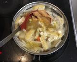 Foto del paso 7 de la receta: El tonziru~El sopa del miso con el cerdo y verduras~