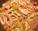 รูปขั้นตอนการทำที่ 3 ของ หมึกผัดไข่เค็ม