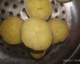 Hình bước làm 1 của món Ăn dặm cho bé: Sữa khoai lang óc chó