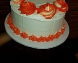A picture of step 14 of Whipped cream vanillah cake.