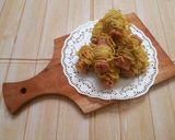 Foto langkah ke 3 dari resep Mie Gulung Sosis.