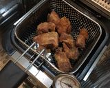 รูปขั้นตอนการทำที่ 4 ของ หมูทอดกระเทียม