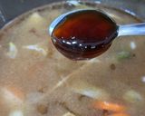 Gambar langkah 4 resipi Sup Masam Pedas Cendawan Tiram dan Tauhu Telur (Ala Thai).