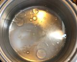 Szalonnakabátos zöld spárga és főtt fehér spárga krumplival recept fázis 3 fotója