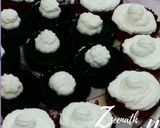 A picture of step 1 of Jello Cupcakes with Whipped Cream.