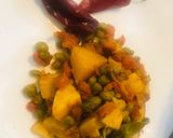 A picture of step 3 of Alu matar gaajar.