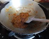 A picture of step 4 of Egg korma.