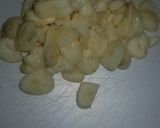 A picture of step 5 of Vegetable garlic spaghetti with potatoes.