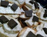 Foto del paso 1 de la receta: Canapés de queso de cabra, chocolate oscuro y pimienta