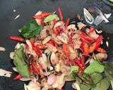 Foto langkah ke 1 dari resep Tongkol bumbu iris #Recooked_Susan_Gracia.