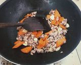 รูปขั้นตอนการทำที่ 2 ของ หมูสับผัดพริกเผาไข่เค็ม #อาหารไทยง่ายๆ