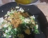 A picture of step 4 of Tawa Papar crispy chaat.