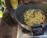 A picture of step 2 of Dalia Upma.