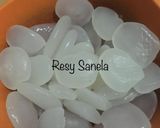 Foto langkah ke 3 dari resep Kolang kaling sirup kulit mangga.