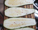 Foto del paso 1 de la receta: Rolls de zucchini rellenos de jamón y queso👩‍🍳