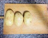 Foto del paso 1 de la receta: Patatas con cebolla al horno y huevos (casi) hervidos