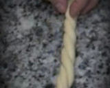Foto del paso 5 de la receta: 𝑹𝒐𝒔𝒒𝒖𝒊𝒕𝒂 𝑻𝒓𝒆𝒏𝒛𝒂𝒅𝒂 𝑪𝒐𝒏 𝑴𝒂𝒏𝒕𝒆𝒄𝒂😋🥰