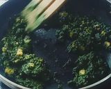 A picture of step 4 of Palak Corn Curry.