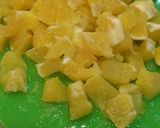 صورة لخطوة 2 من وصفة سلطة فواكة بالعصير🍸 🍏🍊🍎🍇