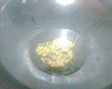 A picture of step 2 of Dahi pyaza.