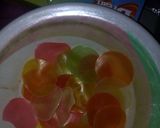 A picture of step 1 of Colored prawn crackers.