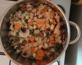 Tárkonyos raguleves ahogy én szeretem recept fázis 2 fotója
