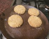 A picture of step 4 of Mutton mince staffing in potato cutlets.