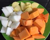 Foto del paso 1 de la receta: Crema de calabaza con cúrcuma