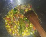 Foto langkah ke 4 dari resep Tumis Pedas Tongkol Peda dan Jagung.