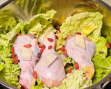 Foto langkah ke 1 dari resep Sup Kaldu Ayam Herbal.
