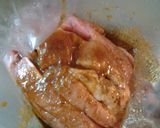 A picture of step 4 of Green Beans and Marinated Pork Strips.